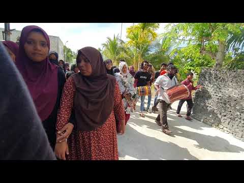 L. kunahandhoo kaiveni mahchah dhiyun.