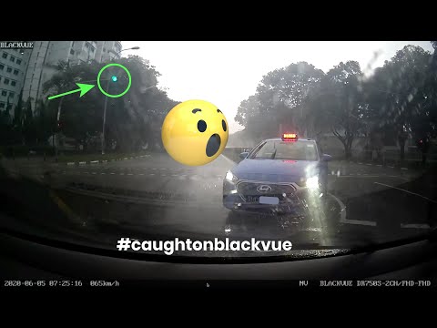 #caughtonblackvue Head-on collision at traffic junction