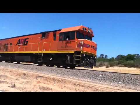 Australian Trains 1 - P Class QR National locos work a grain train through Walkaway