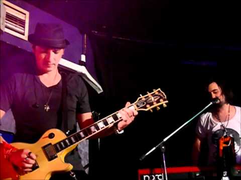 SYNDICATE ~ FALLING APART