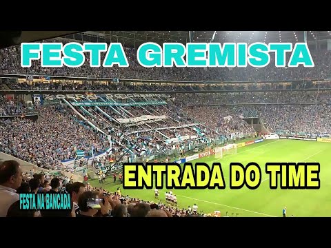 De impressionar o recebimento da torcida do Grêmio.