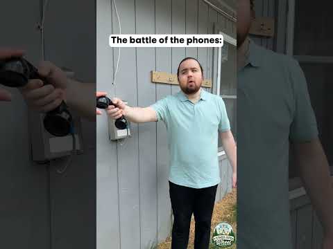 The battle of the phones:😎