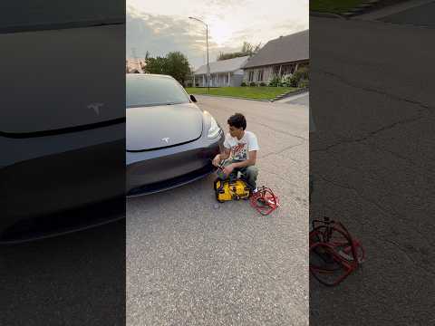 Sabes qué hacer si tu Tesla se queda sin batería? #tesla #teslamodely