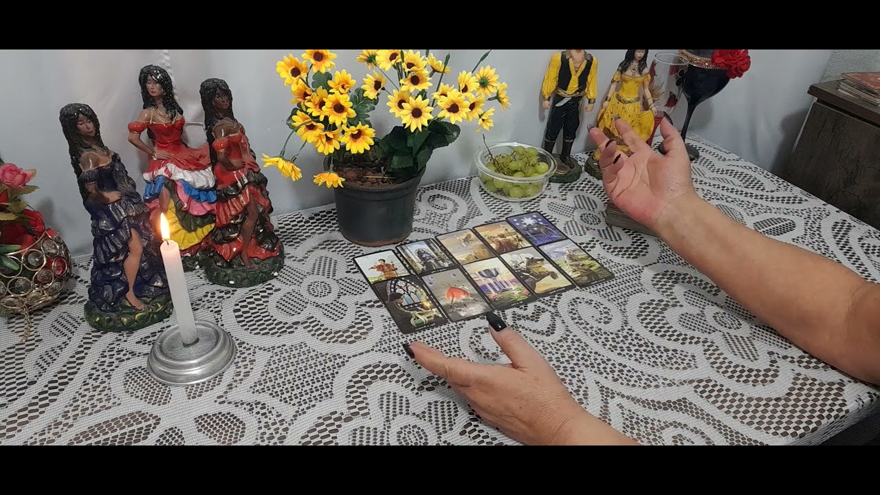 tem algo estranho acontecendo ! alguém tá indo morro abaixo e cuidado com uma pessoa na sua casa