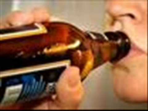 Käytän Housuja - Mä Juon Kaljaa Ainiaan