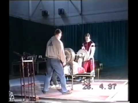 661 lb / 300 kg Raw Bench - Jari Sjöman