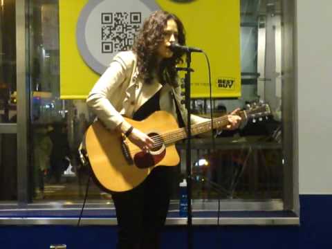 Lisa Bianco performing Big City Lights/Already Gone