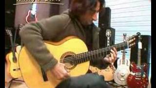 Video Bernardo Sandoval teste la Guitare Gallato
