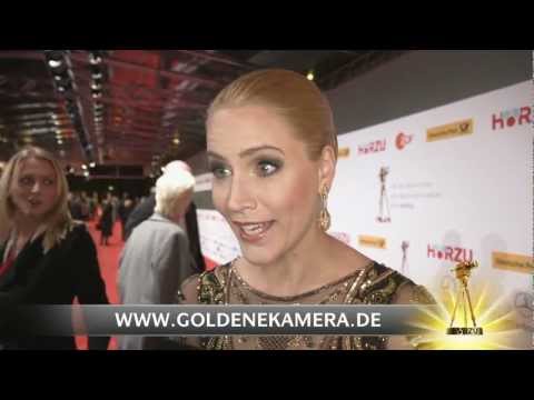 Judith Rakers im Interview - GOLDENE KAMERA 2013
