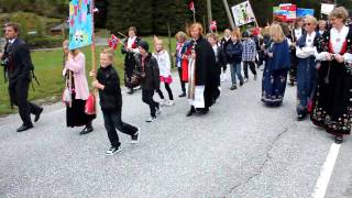 preview picture of video '17. mai toget i Dirdal 2010'