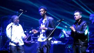 Massive Attack with Damon Albarn -  Splitting The Atom - Hammersmith 11/02/2010