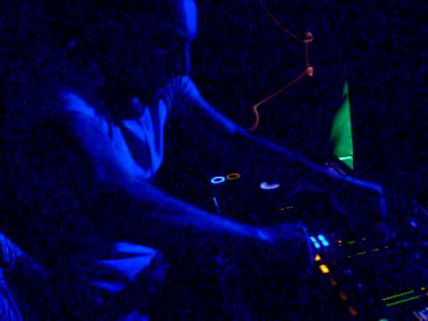 Dj Cemkaan Live Performanc