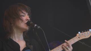 Cate Le Bon - I Was Born On.../How Do You Know?/Sisters (Primavera Sound Porto, 11 Junho 2016)