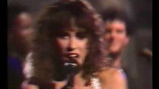 VICKY LARRAZ BRAVO SAMURAI SABADO NOCHE