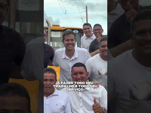 Mais uma retroescavadeira entregue! 🚜🌱 Em Xexéu, 400 pessoas do campo beneficiadas. 🤝💛