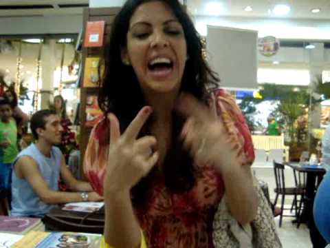 Beijo da ThalitaRebouças