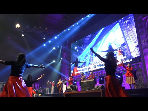 Tuhan Tak Pernah Gagal /  Dan Kupercaya  /  Living Hope /  Ku Berlari