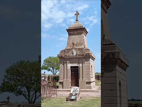 José Keller, Mausoleo del fundador del pueblo de Grutly, Sta Fe, Arg.