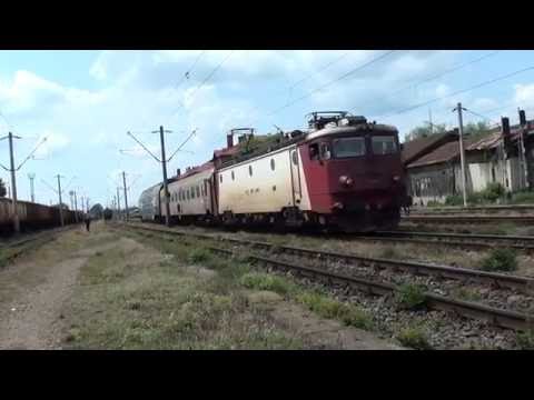 R5606 Suceava Nord - Iasi pleaca din statia Suceava cu locomotiva electrica 41-0004-6 - 27.05.2016