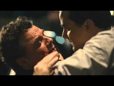 Tropa de Elite 2 - Capitão Nascimento enfiando a porrada em político safado