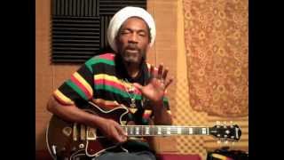 How To Play Reggae Guitar with TUFF LION