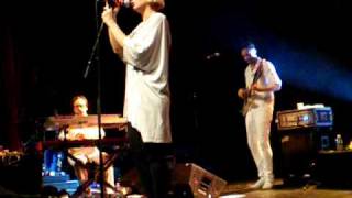 Sia Furler - Playground - Live in Paris