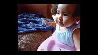 My 7 months daughter doing a vlog 😁😁😁😘