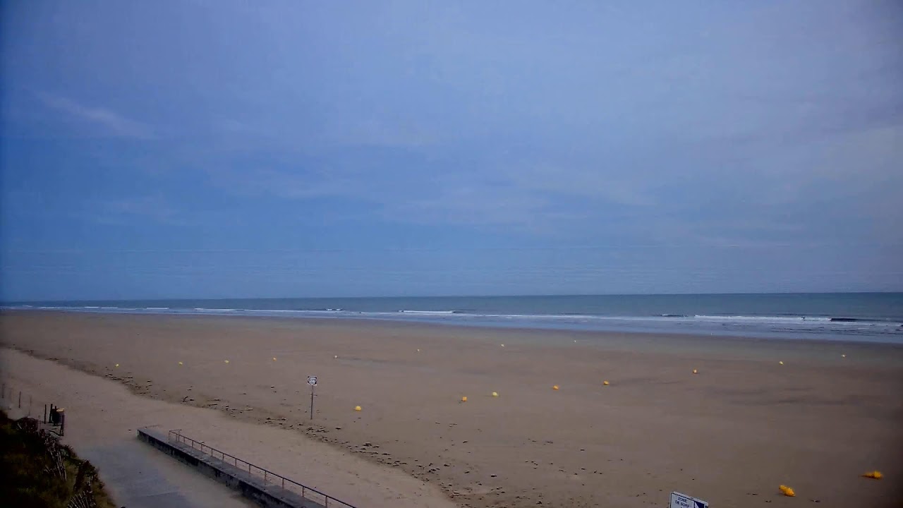 Live webcam view of Demoiselles Beach & Sailing Base