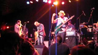 &quot;Como Ves&quot; performed by Ozomatli