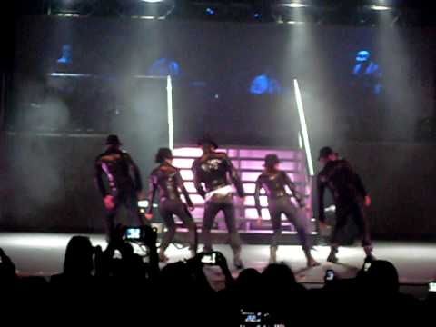 Peter Andre - Michael Jackson dance