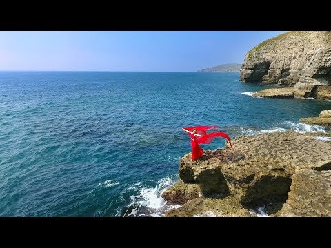 10 unique tourist attractions in England . South coast of England