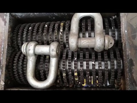 The biggest iron buckle VS the strongest crusher - who will win? Shredder Machine