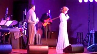 Marilyn McCoo and Billy Davis Jr. sing "You Are So Beautiful"