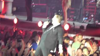 ROBBIE WILLIAMS &quot;SENSATIONAL&quot; (new song) @ PALAOLIMPICO