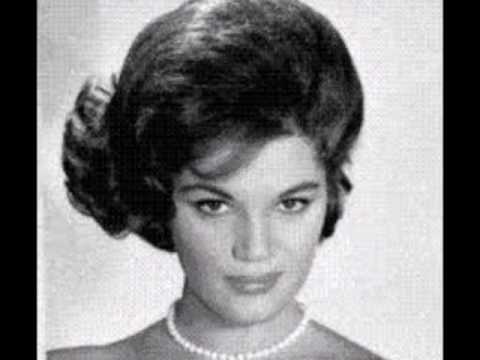 Videoclip de And I Love Him — Connie Francis