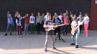 Groep 8a rockin' all over the world