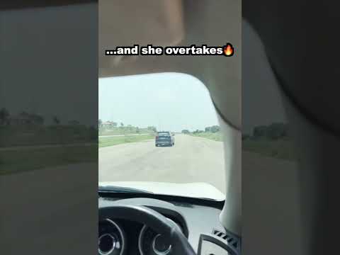 XUV 700 vs XUV 500 Drag Race: Guess who won ?🤑 #xuv7oo #xuv5o9 #xuv700 #mahindraxuv700