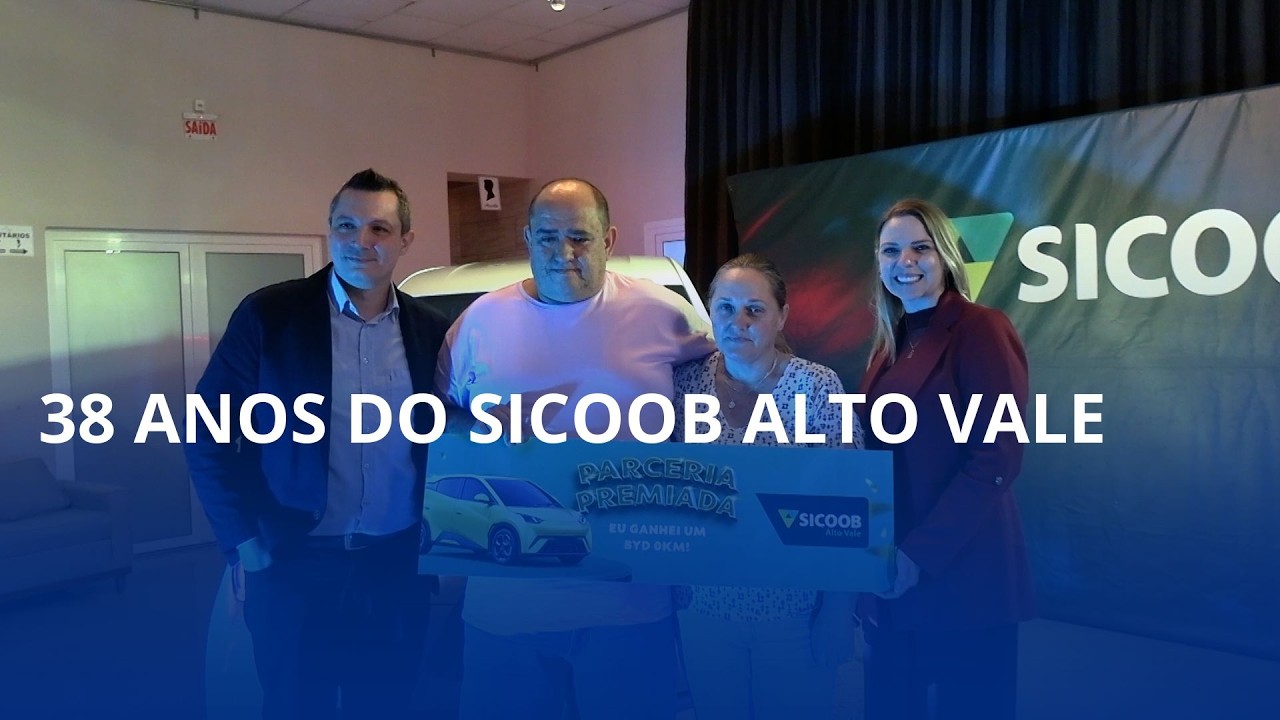 🎉 Sicoob Alto Vale celebra 38 anos e presenteia cooperado com carro elétrico