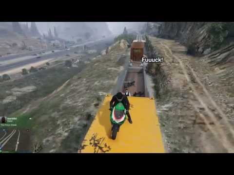 Fumler falls of the train | GTA V