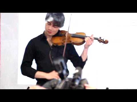 Alexander Rybak plays Seterjentens Søndag
