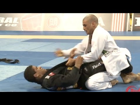 Gilbert "Durinho" Burns VS Kron Gracie / World Championship 2011