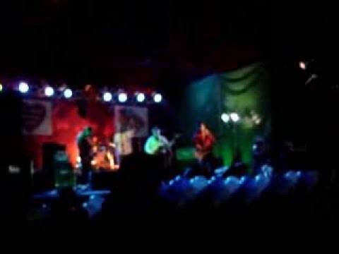 100 Tvarzy Grzybiarzy - Rastafajrant @ Woodstock 2005 (fragment) [6.08.2005]