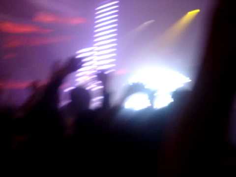 Sidney samson playing show me love at HARD 2010