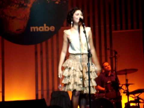 Bruna Caram | Feriado Pessoal