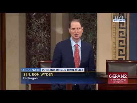 Wyden Honors heroes who defended 2 girls against hate & terror