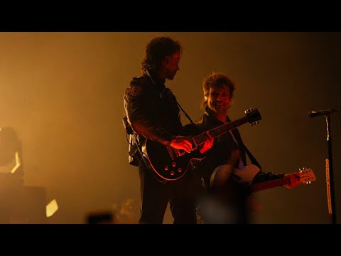 Video thumbnail for THE GREAT ESCAPE CUT VERSION (LIVE FROM THE MGM MUSIC HALL AT FENWAY PARK)