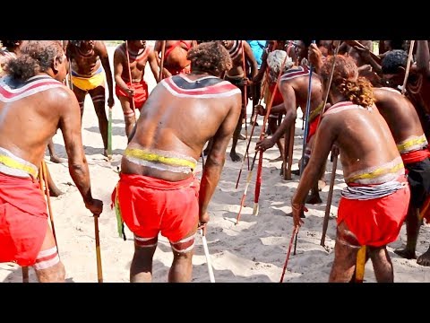 Gurrujurjurg - Mandayung Skin Old Lady Walking - Numbulwar Mardayin