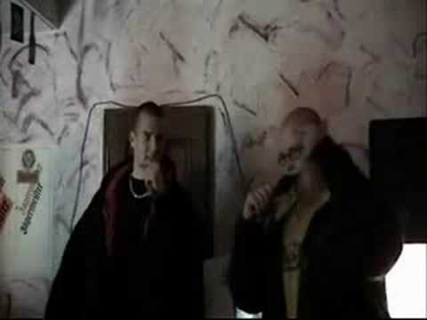 miko und zyklon im time out