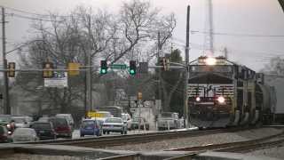 preview picture of video 'Norfolk Southern 154 Eastbound Manifest Freight in Douglasville,Ga 03-15-2014©'