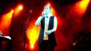 Suzanne Vega - The Man Who Played God (live @ Gödör, 25 July 2009)